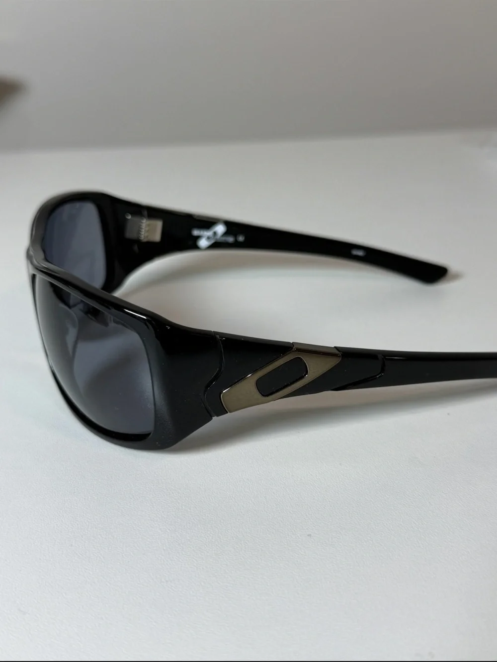 Oakley wrap style